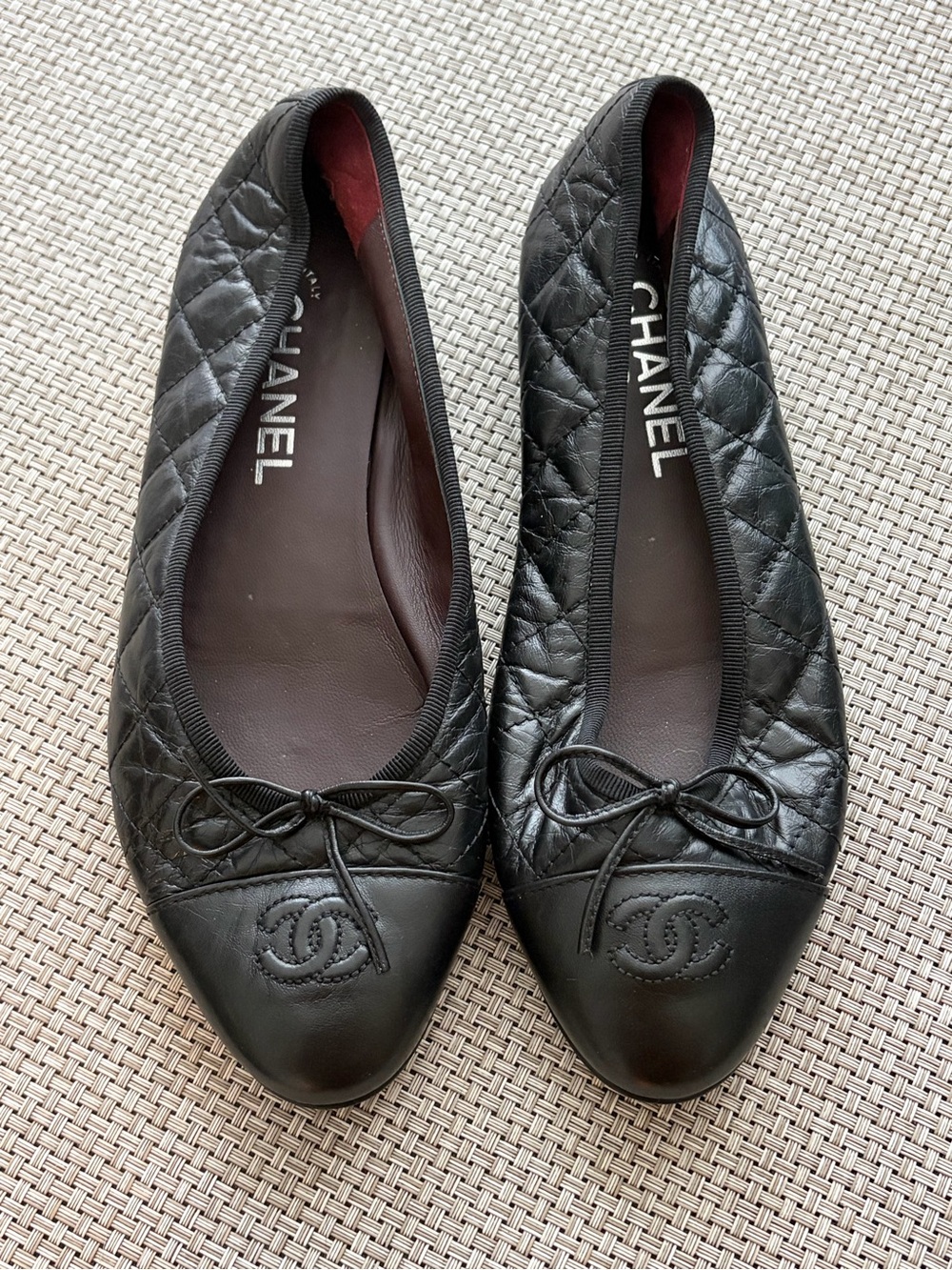 CHANEL Black Quilted Leather CC Logo Ballet Flats - Picture 6 of 7